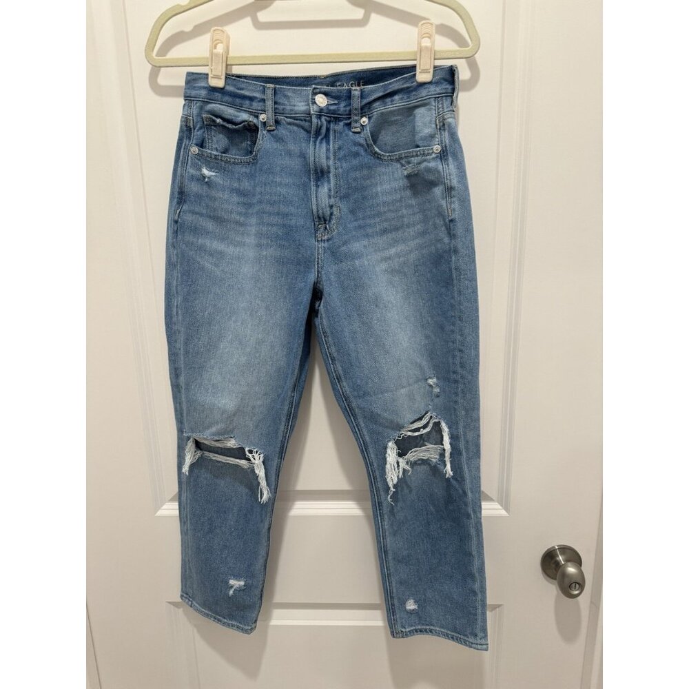 American Eagle Jeans 6 X-Short Mom Light Wash Straight Leg Ripped